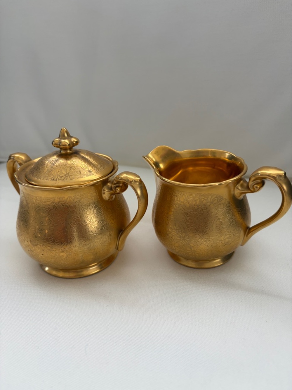 Pickard 500 Gold Encrusted Sugar and Creamer Set Daisy and Rose